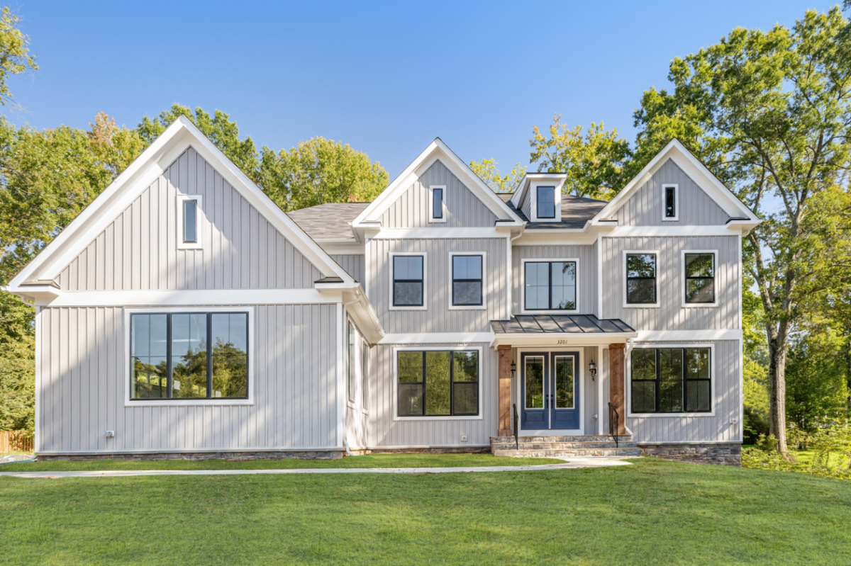 Modern Farmhouse - 72V