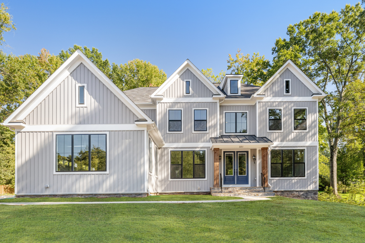 Modern Farmhouse - 72V